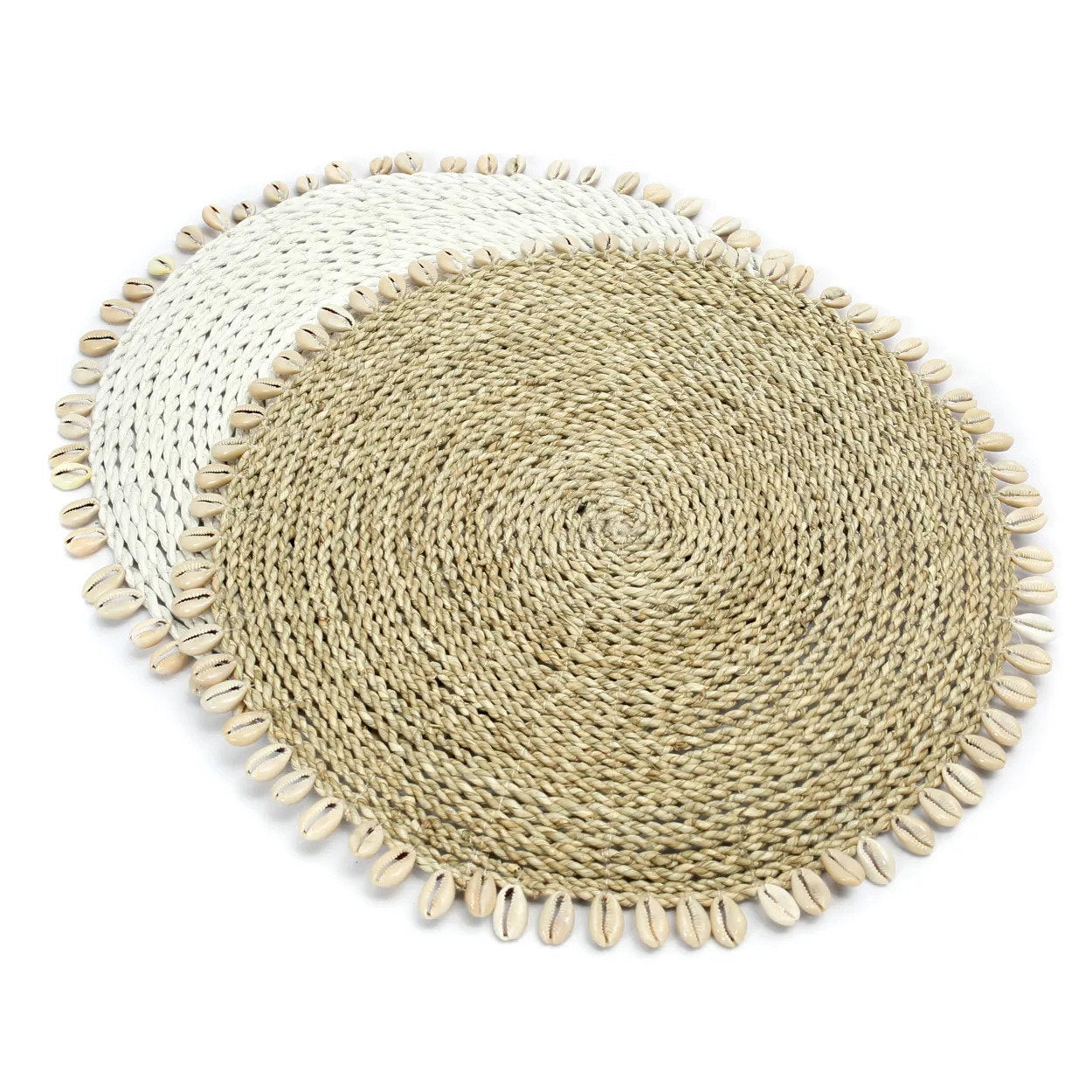 De placemat van zeegras met schelp - wit