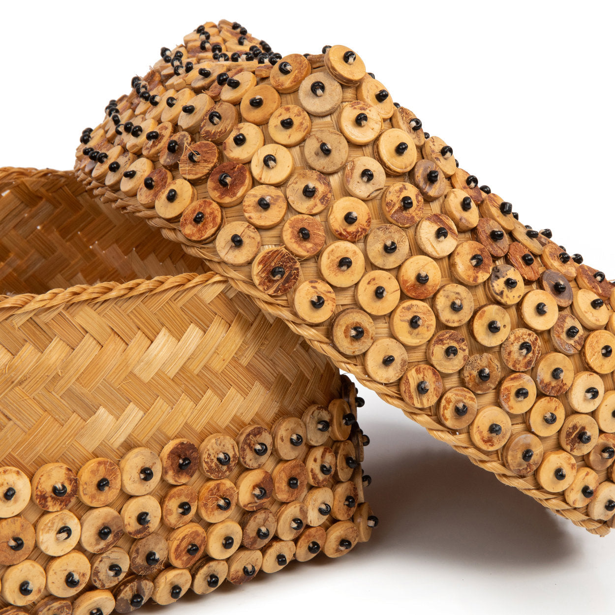 De mand van kokosschalen - naturel - M