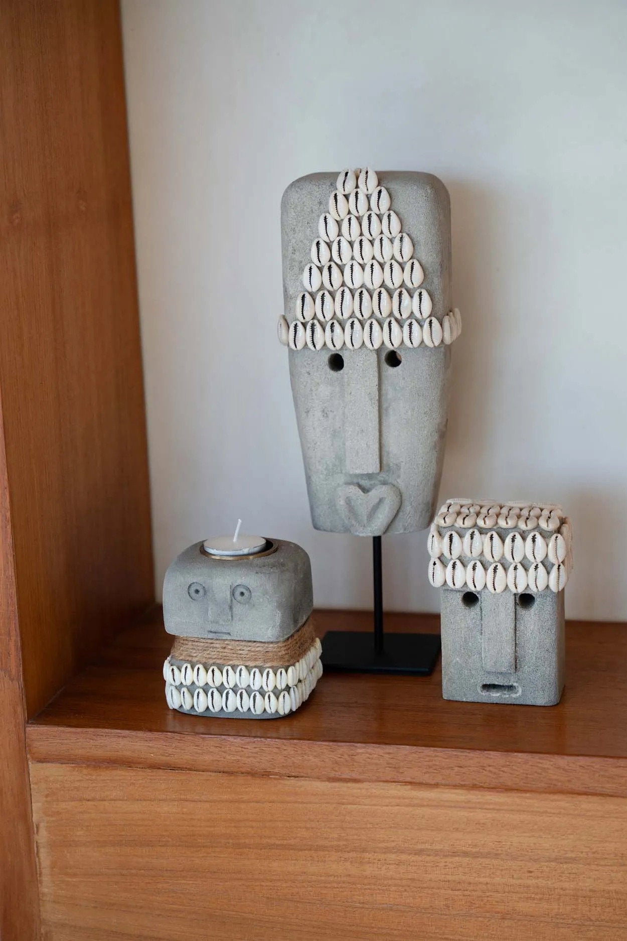 Sumba-steen nr. 32 met standaard