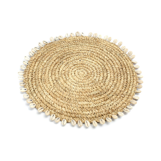 De raffia schelpvormige pannenonderzetter