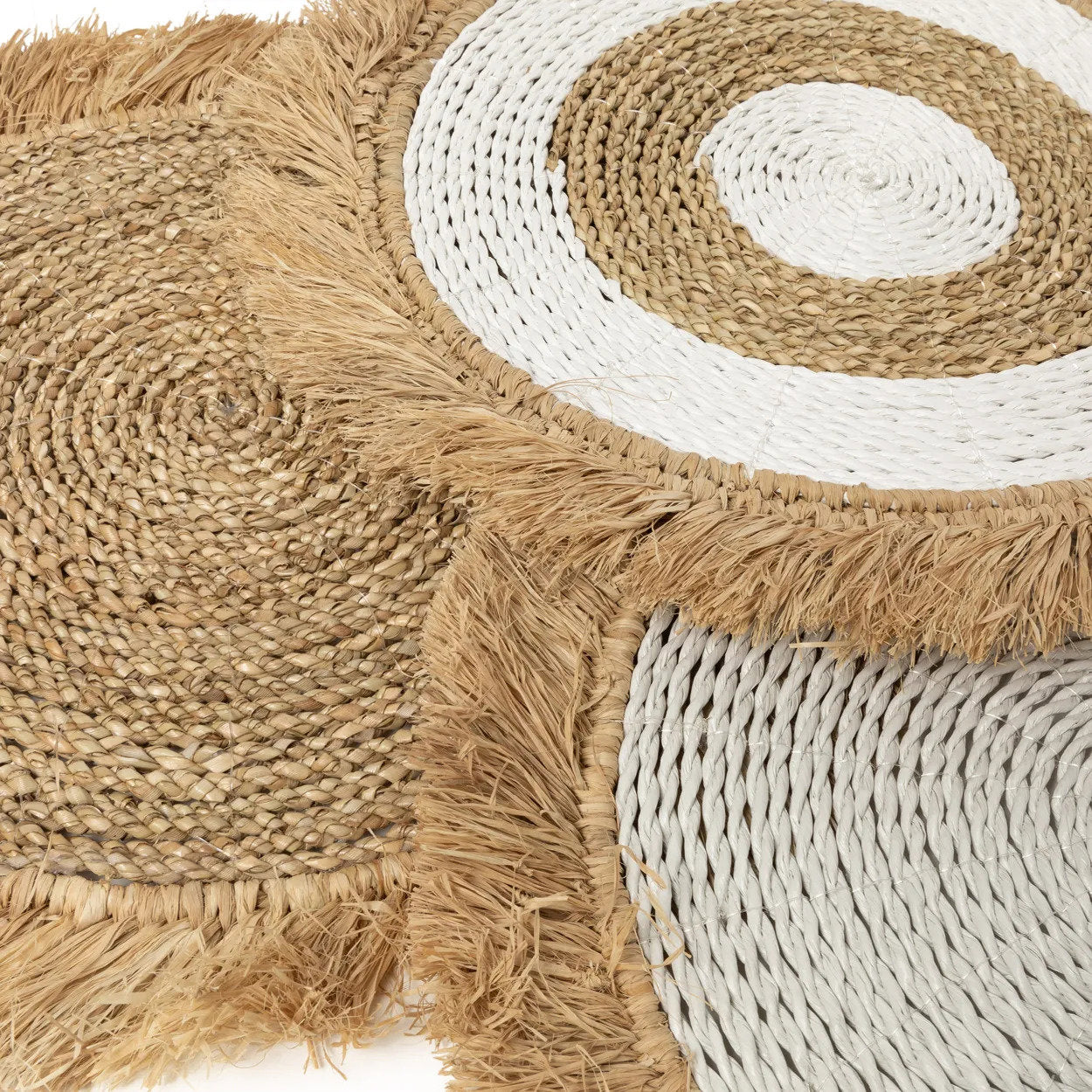 De zeegras-rafia placemat - wit/naturel