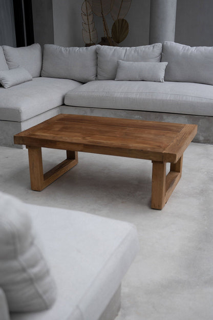 De salontafel van teruggewonnen teakhout - naturel