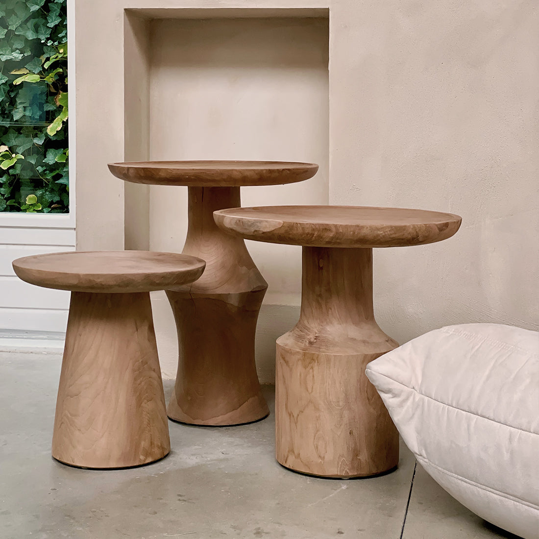 Nero teakhouten bijzettafel Ray - natuurlijk teak